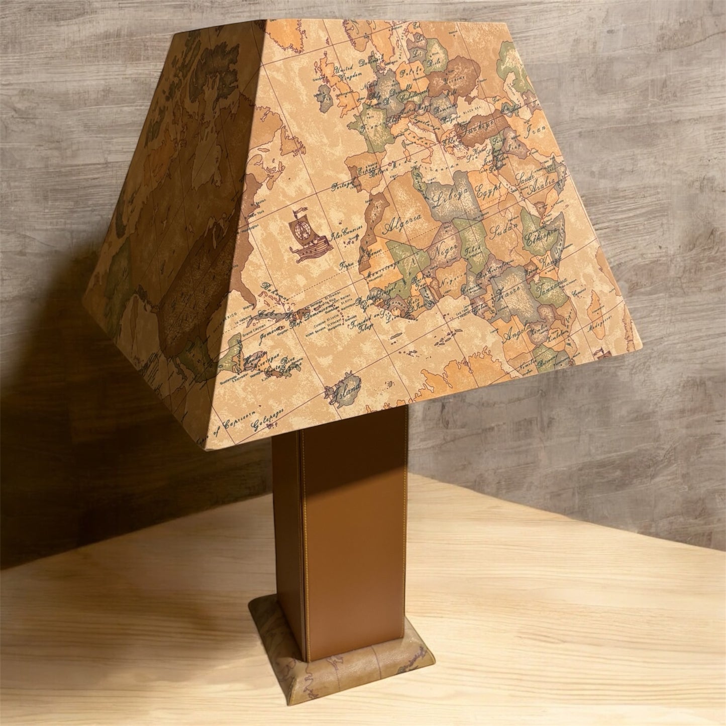 ALVIERO MARTINI Lampada da Tavolo Quadrata 65x30cm
